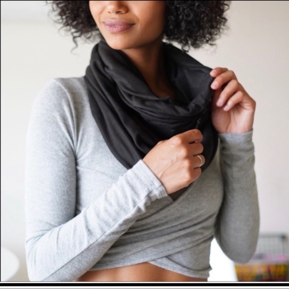Beyond Yoga Infinity Scarf 🧣 - Picture 4 of 9